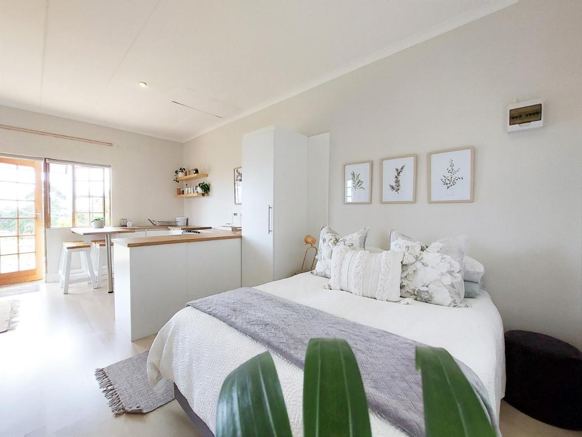 Upmarket Off Grid Cottage On Organic Farm In Secure Estate ホウィック エクステリア 写真